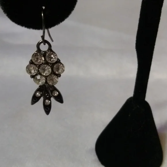 Pineapple earrings black with rhinestones NWT (sku 223) - Picture 2 of 4